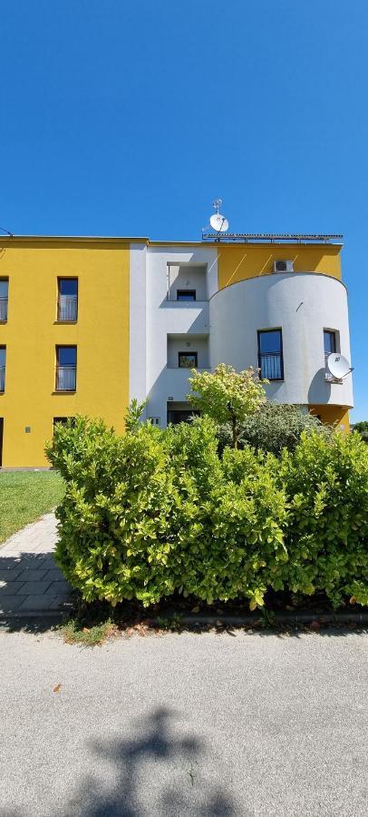 Oaza Klara Apartment Karlovac Exterior photo